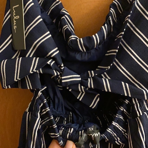 Nwt Lulu’s stripped jumpsuit - Picture 7 of 9
